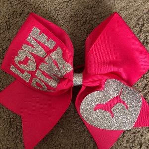 Cheerleading bow